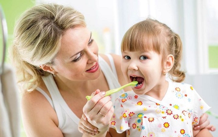 When Should I Start Brushing My Baby's Teeth?02