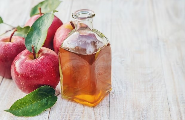 Apple cider vinegar for dandruff